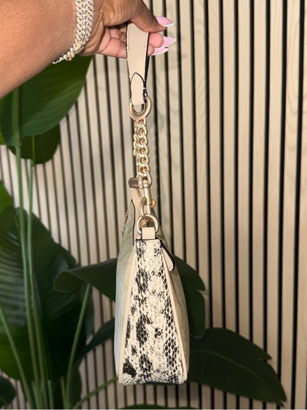 Coach Teri Shoulder Bag In Signature Canvas - Picture 7 of 10